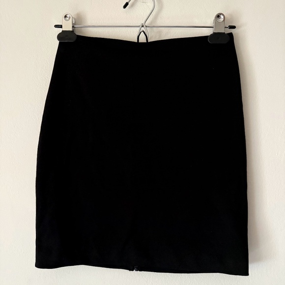Joe Fresh Size 0 Black Jersey Knit Pencil Mini Skirt - Picture 1 of 8